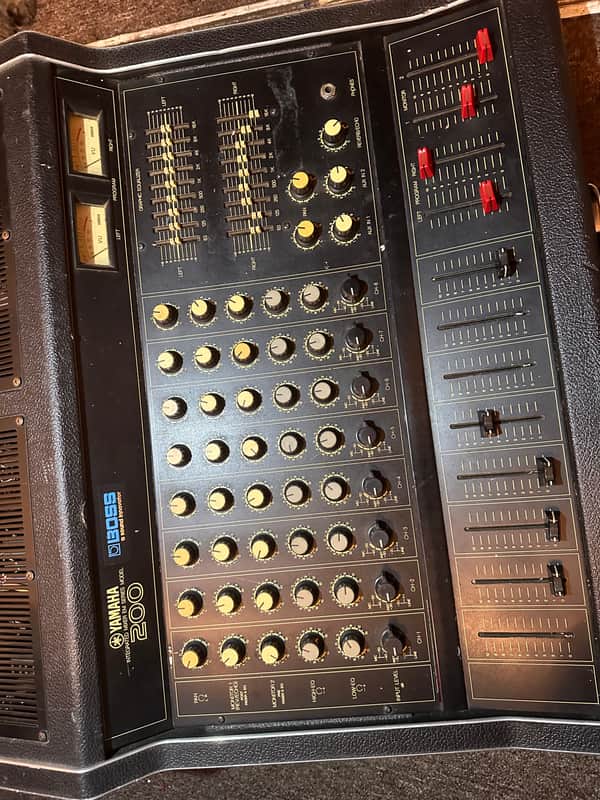 Yamaha EM-200 Powered Mixer (Vintage) image 1