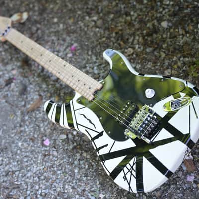 EVH Striped Series - White with Black Stripes image 7