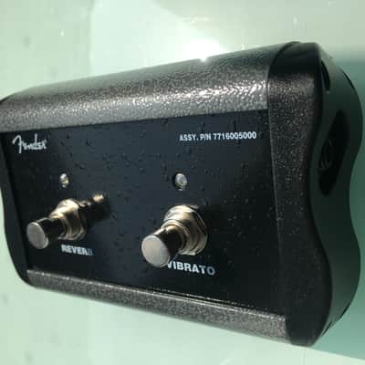 Fender FENDER Amplifier 2-Button Footswitch Reverb Vibrato image 2