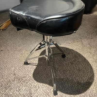 Pearl Saddle Drum Throne image 1