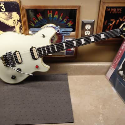EVH MIJ Series EVH Edward Signature Wolfgang 2024-MINT -Brass tuners- Ivory image 1