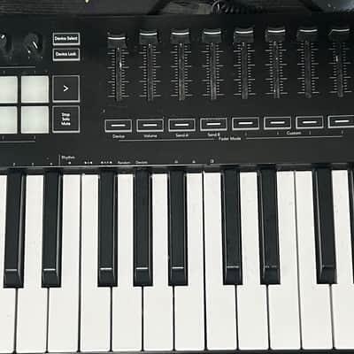 Novation Launchkey 49 MKIII MIDI Keyboard Controller 2020 - Present - Black