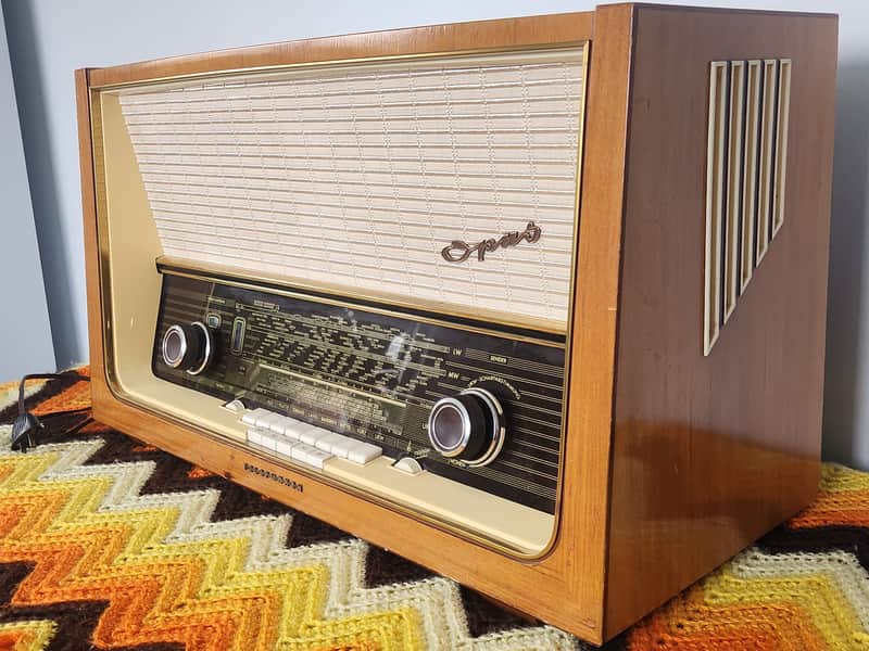 1958 Telefunken  Opus 9 - Nussbaum finish - very clean - 6 speakers - all tube image 1