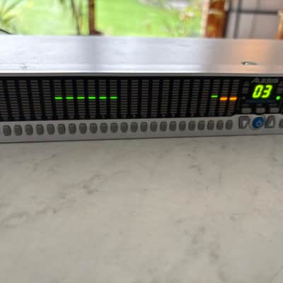 Alesis DEQ230 Equalizer image 3