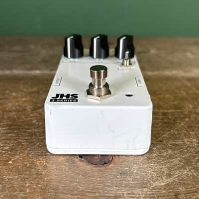 JHS 3 Series Delay 2020 - Present - White image 6