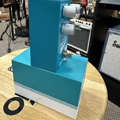 Supro Dual Mode Tremolo V2 Amplitude and Harmonic Tremolo & Drive Pedal w/Box image 4