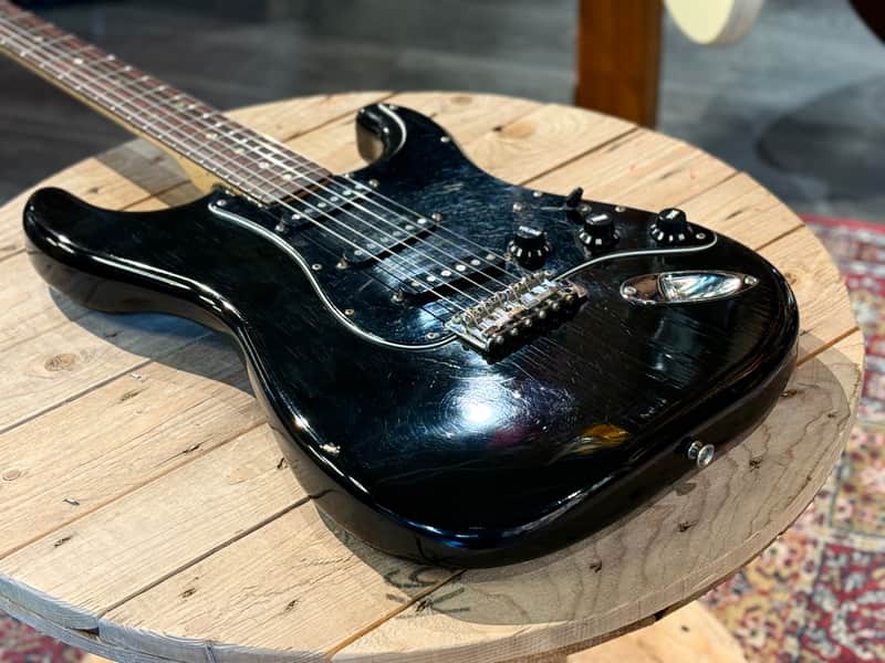 Fender Stratocaster 1977 - Black image 1