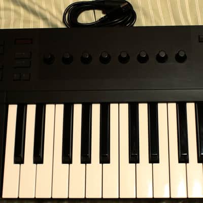Native Instruments Komplete Kontrol A25 2018 - Present - Black image 1