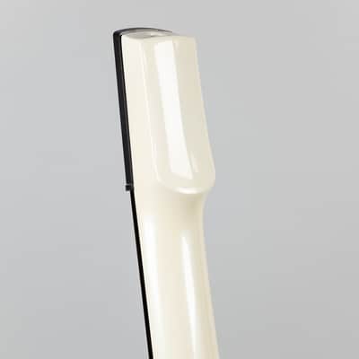 NS Design WAV Radius 4-String Bass in Metallic White (W160344) image 12