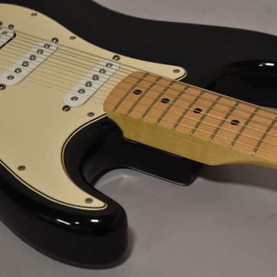 2005 Fender Standard Stratocaster HSS MIM Black w/HSC image 8