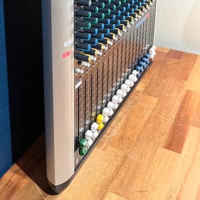 Soundcraft M Series Spirit M12 20-Channel Mixer image 6
