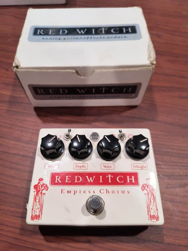 Red Witch Empress 2010s - White image 1