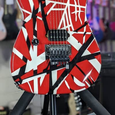 EVH Striped Series Left-Handed - Red w/ Black Stripes *FREE PLEK WITH PURCHASE* 709 image 2