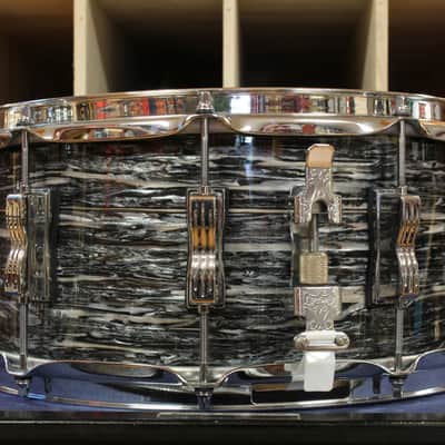 Ludwig 6.5x14 Classic Maple Snare Drum in Black Oyster Pearl image 4