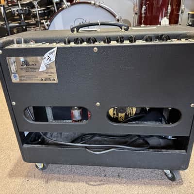 Fender Hot Rod Deluxe 3-Channel 40-Watt 112 1x12" Tube Guitar Combo Amplifier - Local Pickup Only image 3