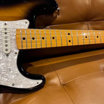 Fender American Vintage '57 Reissue Stratocaster 1989 2-Tone Sunburst image 3