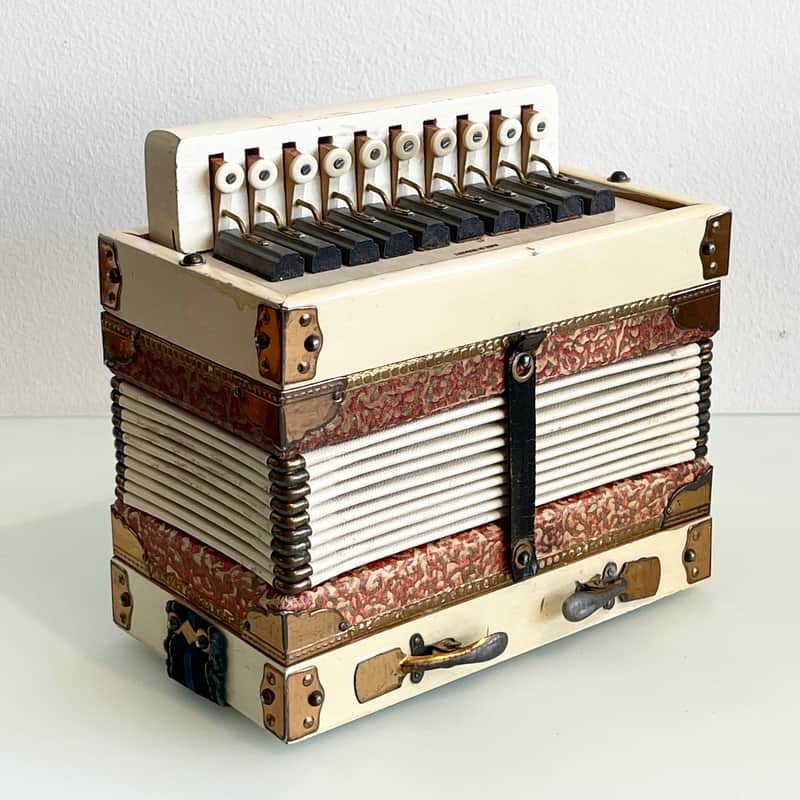 1940s Ludwig Piccolo “Rajah” Children's Toy Button Accordion