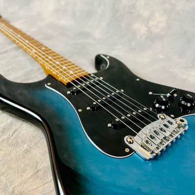 G&L Custom Shop Legacy 2023 - Lake Placid Blue Burst image 21