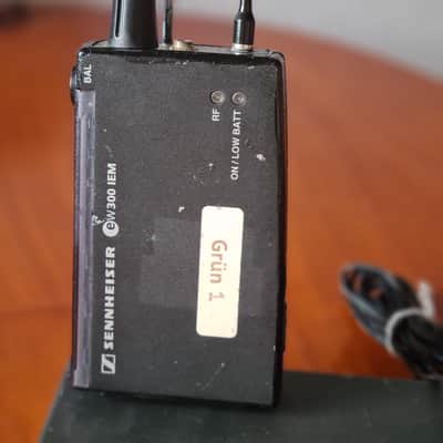 Sennheiser Sennheiser SRC-SAD Stereo Transmitter 790–822 MHz + EW-CAD IEM Receiver – German Tank System image 5