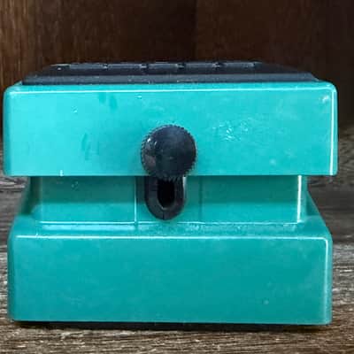 Boss TR-2 Tremolo With Box - Green image 2