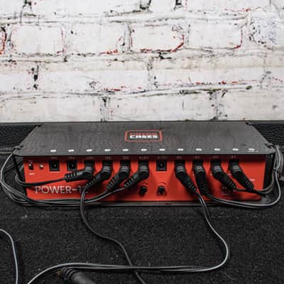 Gator - Large Pedalboard w/POWER-12 PSU & Bag - USED image 3