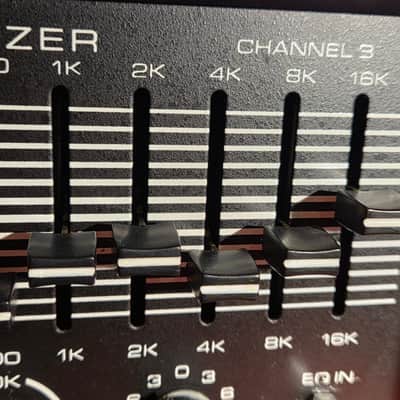 Peavey Ten-Band Stereo Graphic Equalizer image 4