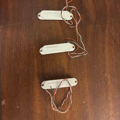 Fender 099-2000-000 FLS Stratocaster Lace Sensor Gold Pickup 2010s - White image 5