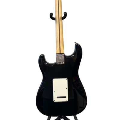 Fender Player Stratocaster HSS with Pau Ferro Fretboard 2018 - Present - Black image 4