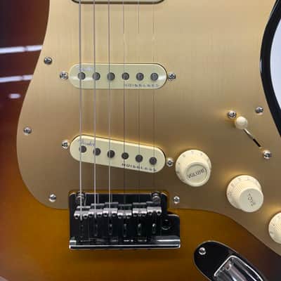 Fender American Ultra II Stratocaster with Ebony Fretboard 2024 - Present - Ultraburst image 3