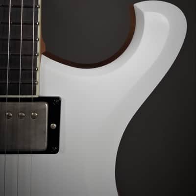 Manuel Ali Guitars Underdog #6 2020 matt white image 5