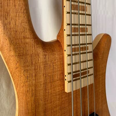 Warwick Streamer LX 2011 LTD Edition 4 String Master Built 2011 Natural image 17