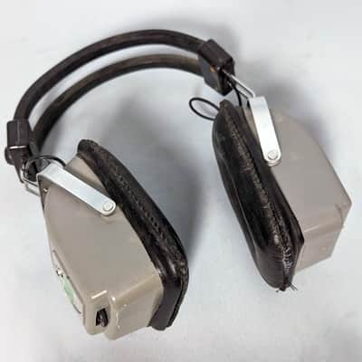 Rystl RH-81 Vintage AM FM Stereo Wireless Headphones Hong Kong image 8