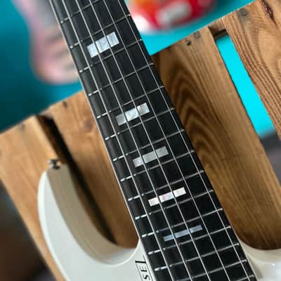 Kiesel Vader VB6 Headless Bartolini/Pope - White Matt image 4