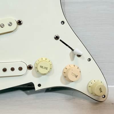 Unknown Loaded Strat-Style Pickguard Assembly – 3 Single Coil Pickups, 5-Way Switch, Full Wiring Harness image 2