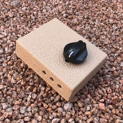 Stami's Customs - The Blonde 8 Ohm 85 Watt Speaker Attenuator for Tube Amp in Blonde Tolex image 4
