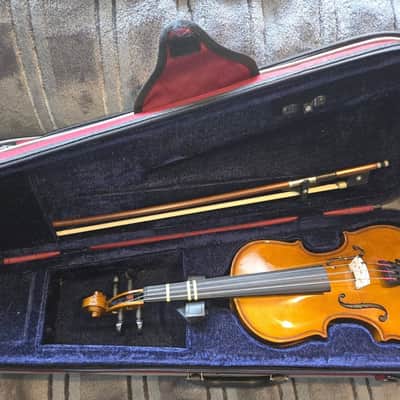 The Stentor Student II violin, size 1/8, Very Good Condition image 1