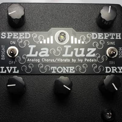 Ivy Pedals La Luz 2025 - All-Black + always-on LFO LED image 4
