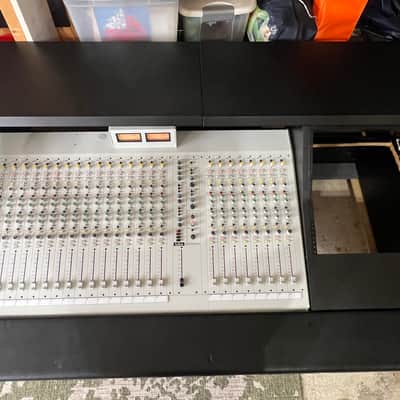 Speck Electronics LiLo 24 Channel Mixing Console image 5