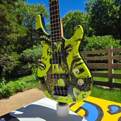 Squier MB-4 Modern Bass 2002 - 2010 - Skull and Crossbones image 16