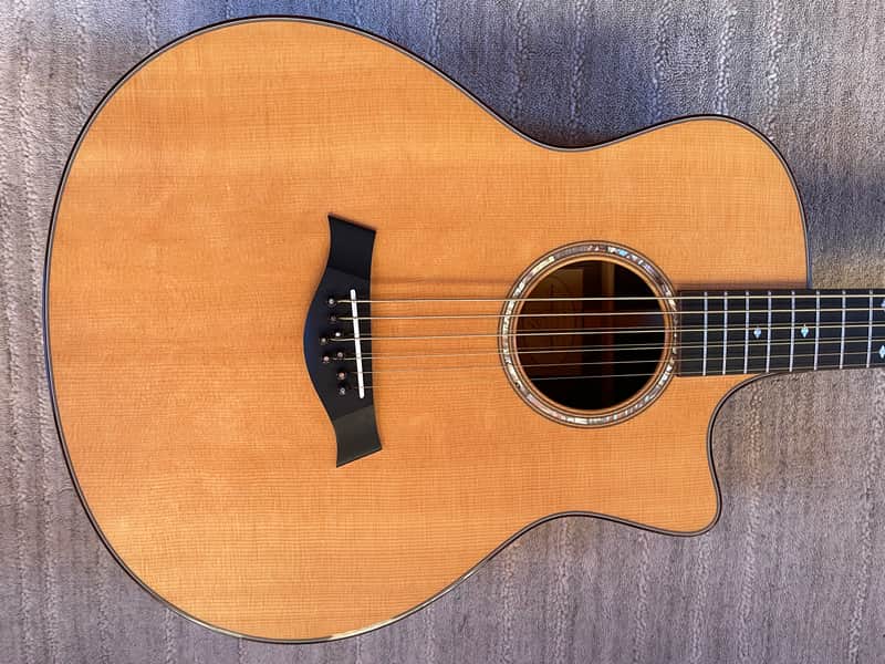 Taylor Baritone 8 2010 - Natural image 1