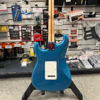 Limited Edition Player Stratocaster - Maple Fingerboard - Lake Placid Blue image 5