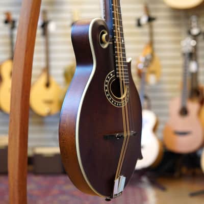 Eastman MD314 F-Style Oval Hole Mandolin Classic Finish w/Padded Gig Bag image 2
