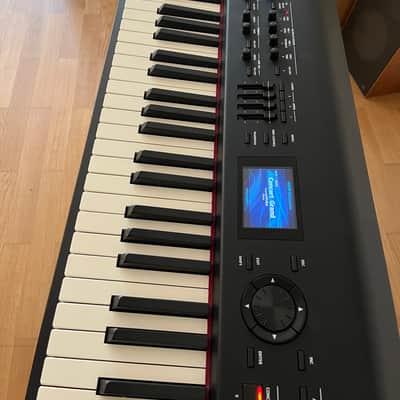 Roland RD-800 88-Key Digital Stage Piano - mit K&M Ständer image 8