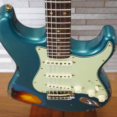 Fender Custom Shop 2025 61' Stratocaster Heavy Relic - Aged Ocean Turqouise over 3-Color Sunburst image 9