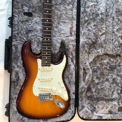 Fender American Elite Stratocaster with Ebony Fretboard 2016 - 2019 - Tobacco Sunburst