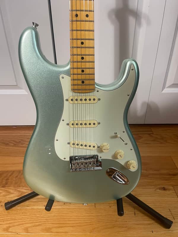 Fender American Professional II Stratocaster with Maple Fretboard 2020 - Present Mystic Surf Green image 1