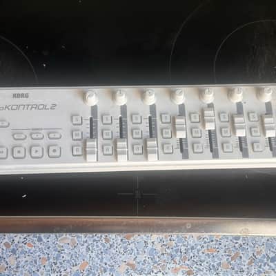 Korg nanoKONTROL2 Slimline USB MIDI Control Surface 2011 - Present - White image 3