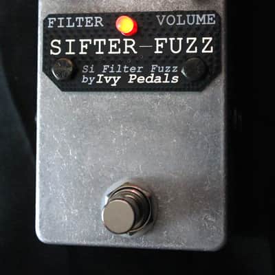 Ivy Pedals Sifter Fuzz - Silver/Red Si Filter Fuzz 2025 image 3