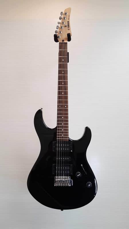 Yamaha ERG 121C Electric Guitar (Good) image 1