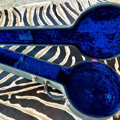 Gibson PB-100 4 String Plectrum Banjo Hardshell Case 1960’s - Bright Blue Plush Interior Lining with key image 3
